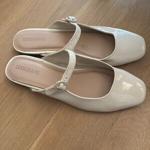 Cushionaire Women's Cream Patent Flats